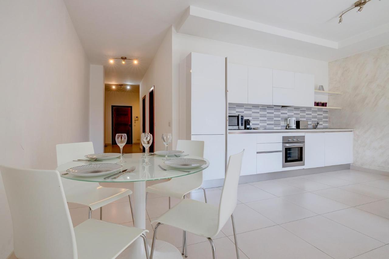 Modern Apartment Steps From Balluta Bay Σλιέμα Εξωτερικό φωτογραφία