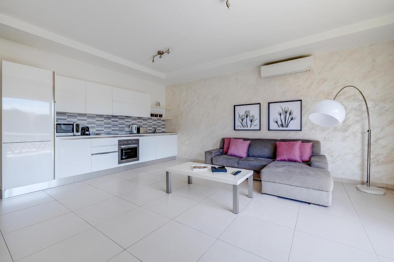 Modern Apartment Steps From Balluta Bay Σλιέμα Εξωτερικό φωτογραφία
