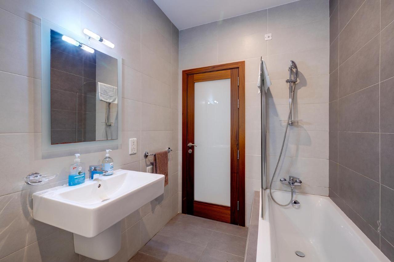 Modern Apartment Steps From Balluta Bay Σλιέμα Εξωτερικό φωτογραφία