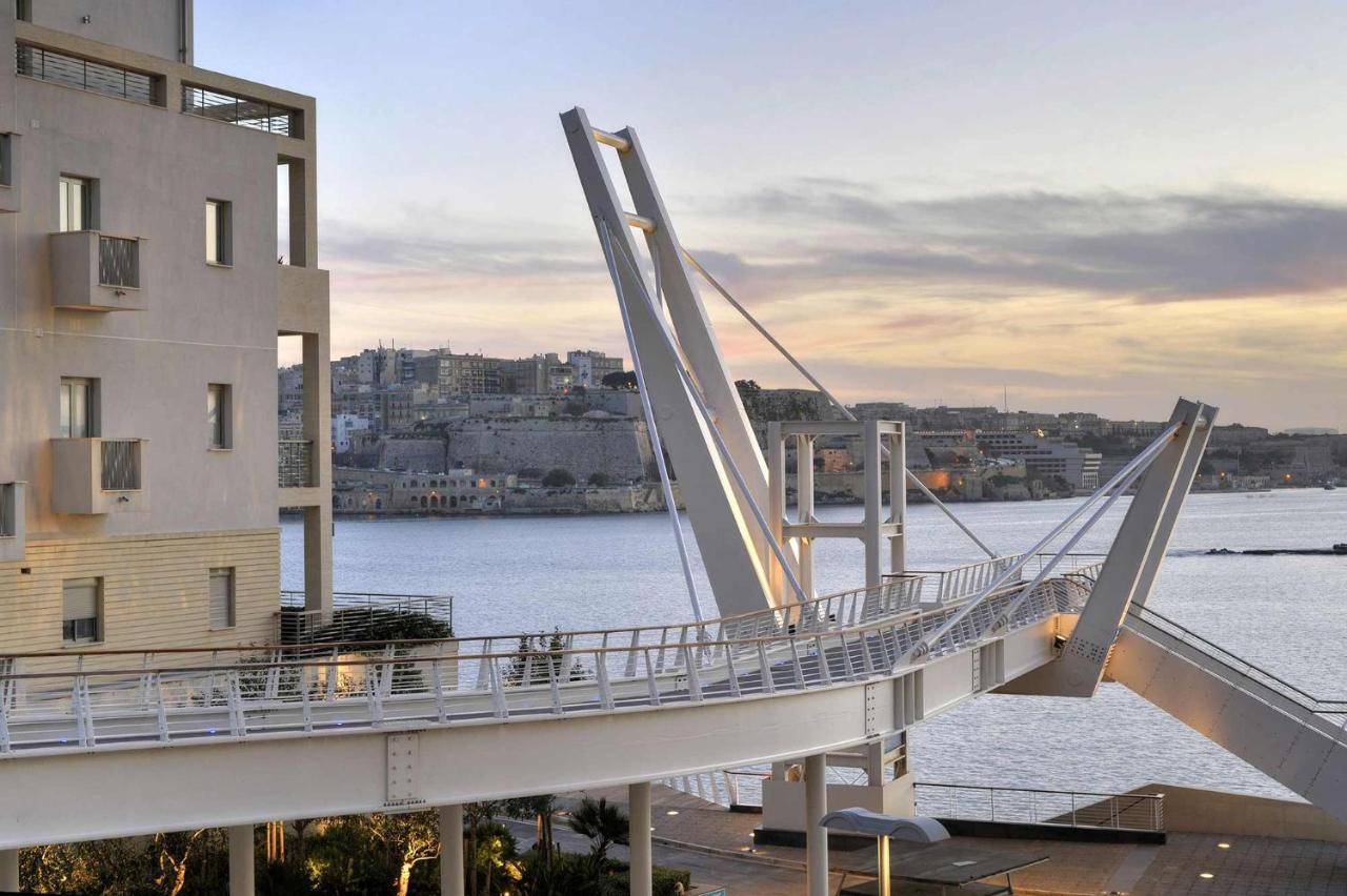 Modern Apartment Steps From Balluta Bay Σλιέμα Εξωτερικό φωτογραφία