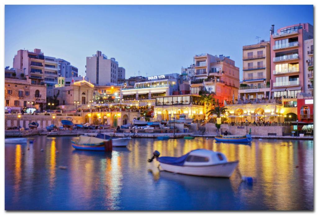 Modern Apartment Steps From Balluta Bay Σλιέμα Εξωτερικό φωτογραφία